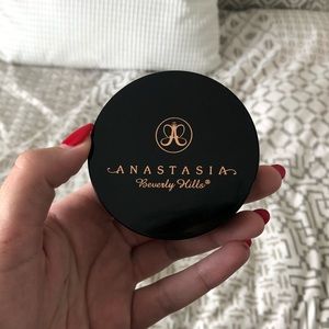 Anastasia Beverly Hills “so Hollywood” Illuminator